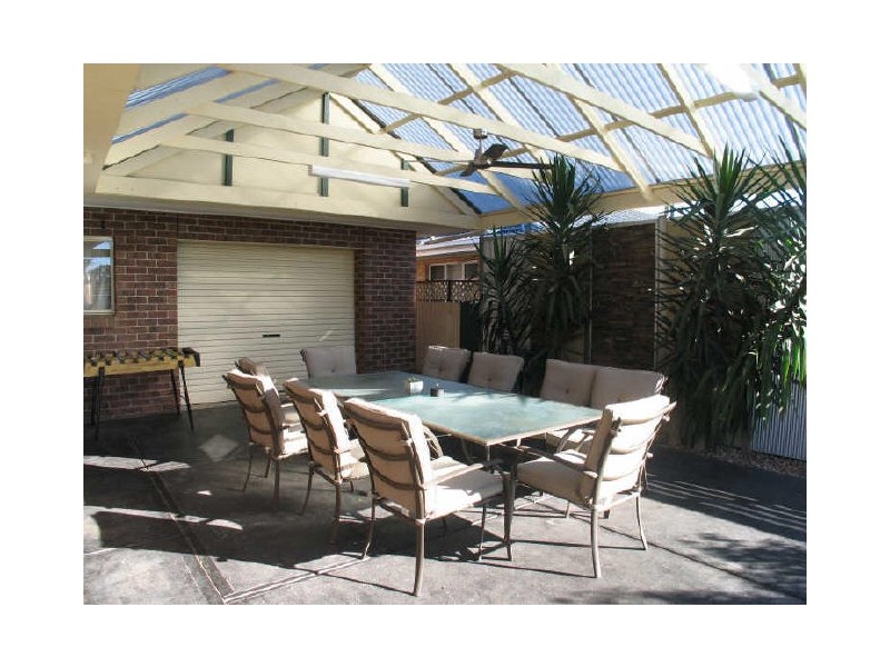 16 Gulfview Parade, Valley View SA 5093