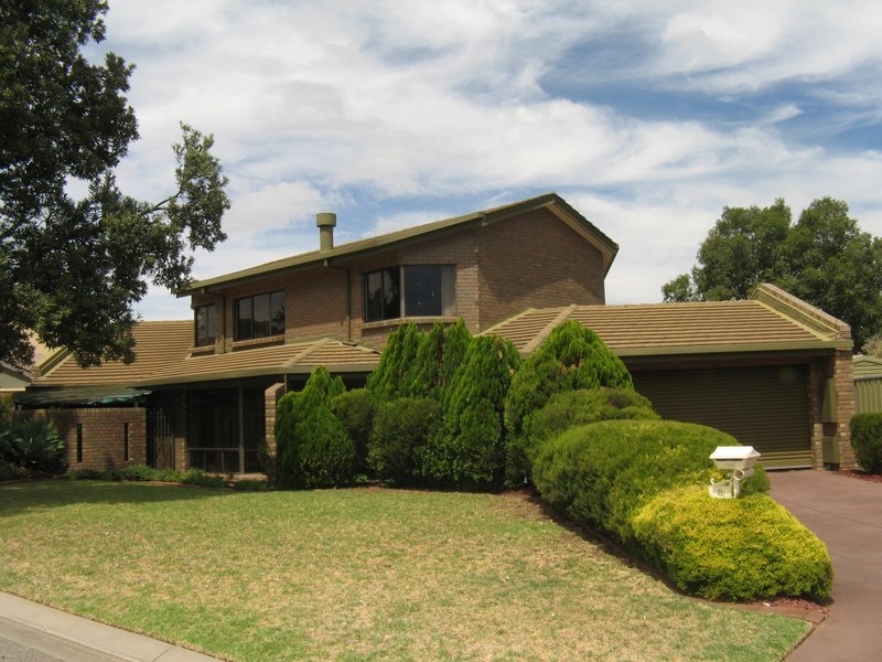 8 Waterford Ave, Dernancourt SA 5075