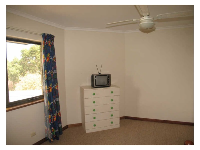 8 Waterford Ave, Dernancourt SA 5075
