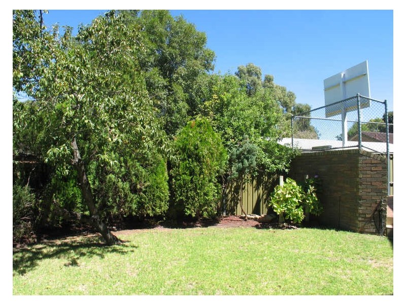 8 Waterford Ave, Dernancourt SA 5075