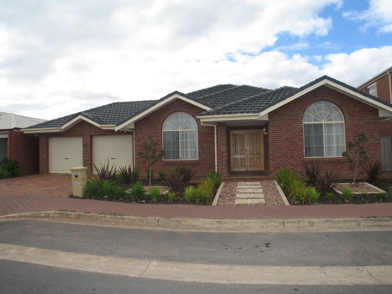 11 Dovecote Street, Oakden SA 5086