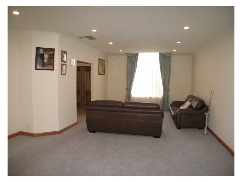 11 Dovecote Street, Oakden SA 5086