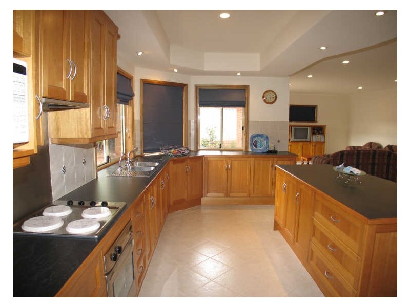 11 Dovecote Street, Oakden SA 5086