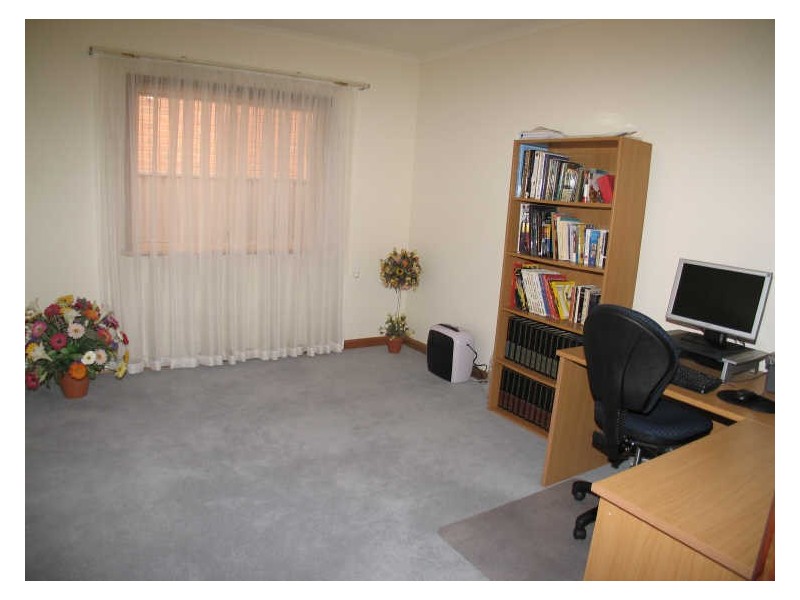 11 Dovecote Street, Oakden SA 5086