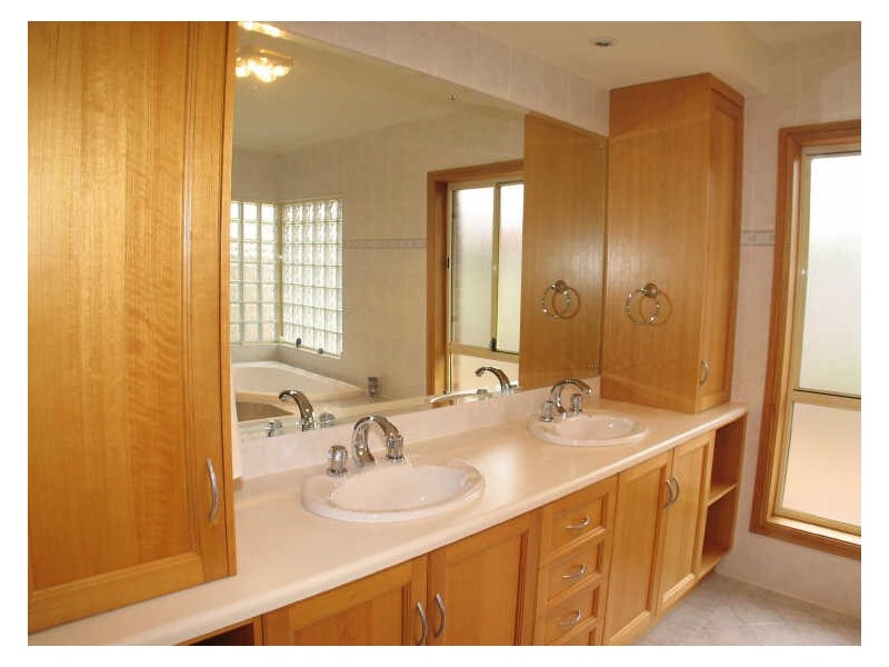 11 Dovecote Street, Oakden SA 5086