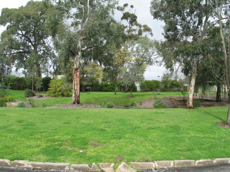 43 Knightsbridge Road, Leabrook SA 5068