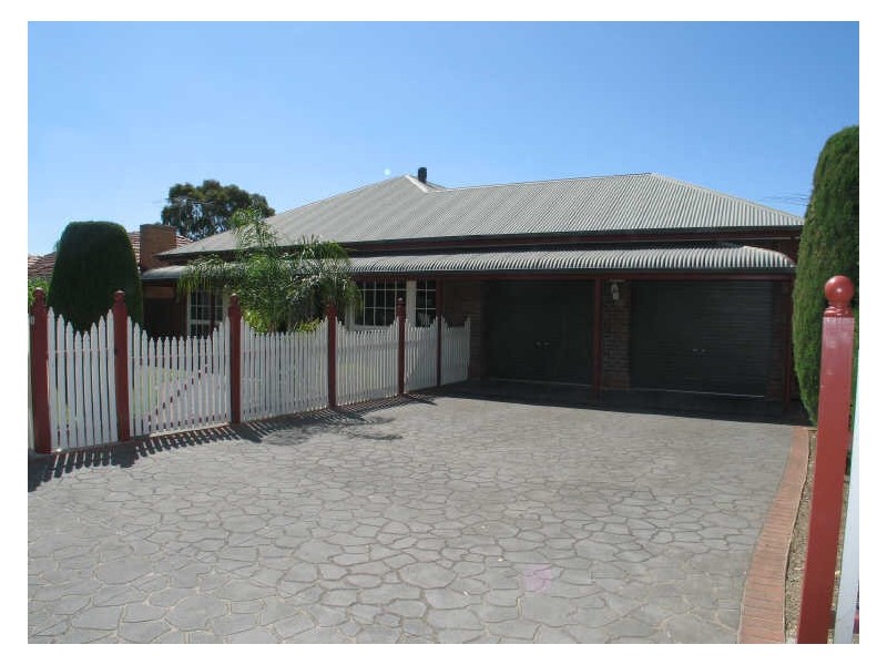 11 KARRAWIRRA AVENUE, Rostrevor SA 5073