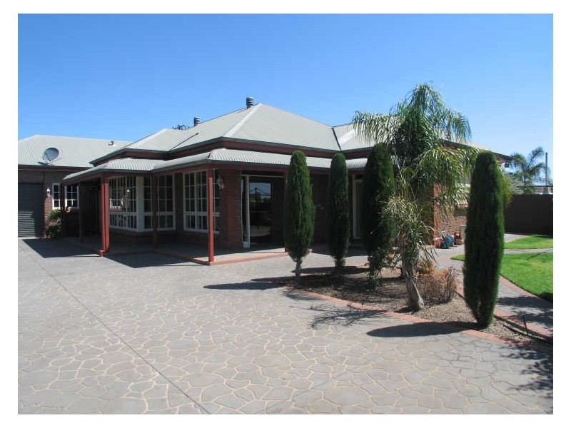 11 KARRAWIRRA AVENUE, Rostrevor SA 5073