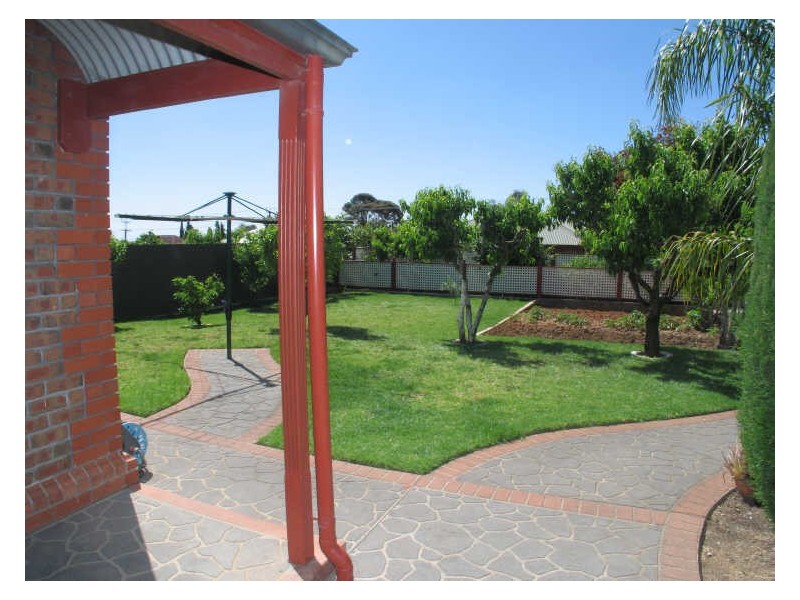 11 KARRAWIRRA AVENUE, Rostrevor SA 5073