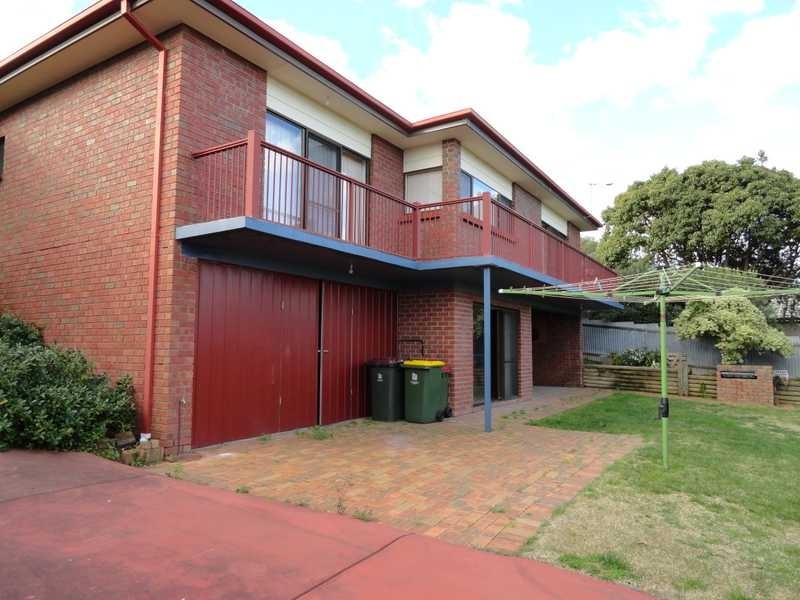 14 Saratoga Ave, Redwood Park SA 5097