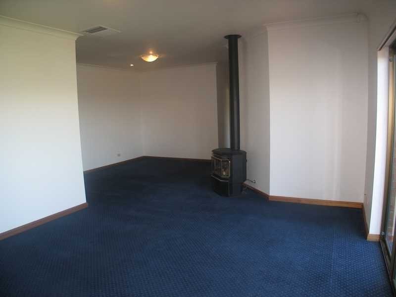 14 Saratoga Ave, Redwood Park SA 5097