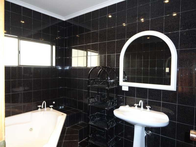 14 Saratoga Ave, Redwood Park SA 5097