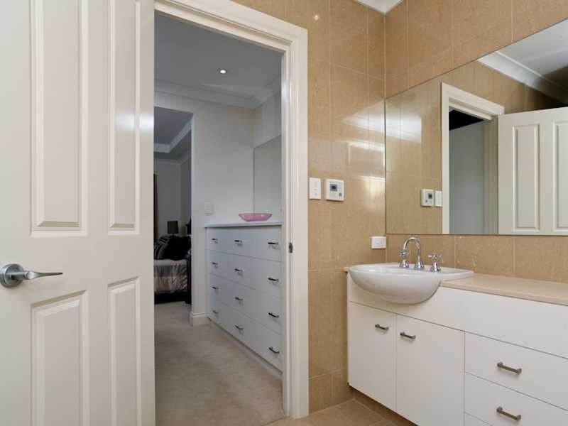 2/121 Kensington Road, Norwood SA 5067