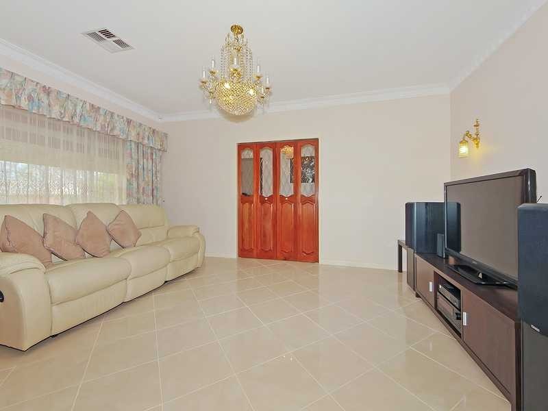 4 Devon Avenue, Newton SA 5074