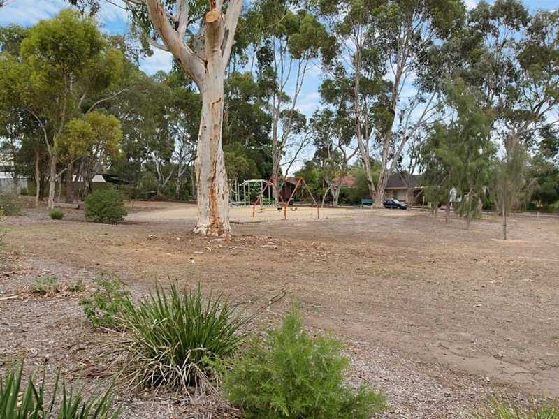 8 Koonunga Avenue, Rostrevor SA 5073