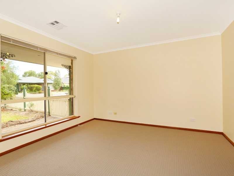 37 Gascoyne Ave, Hillcrest SA 5086