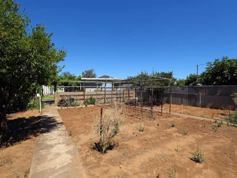 8 Norman Street, Findon SA 5023