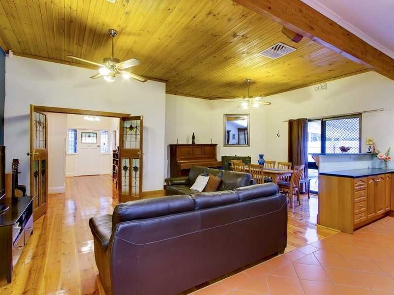 60 Barnes Road, Glynde SA 5070