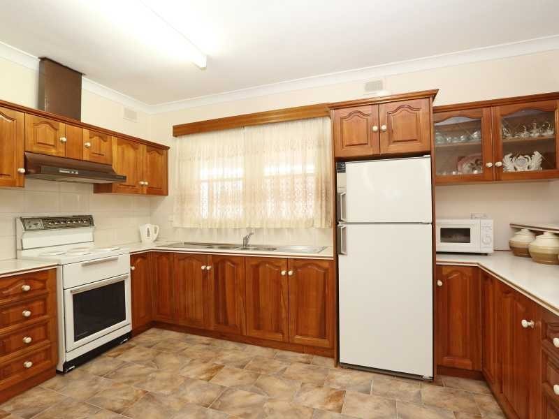 4 Philpott Avenue, Paradise SA 5075