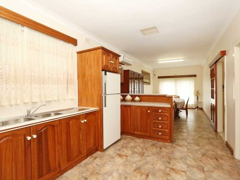 4 Philpott Avenue, Paradise SA 5075