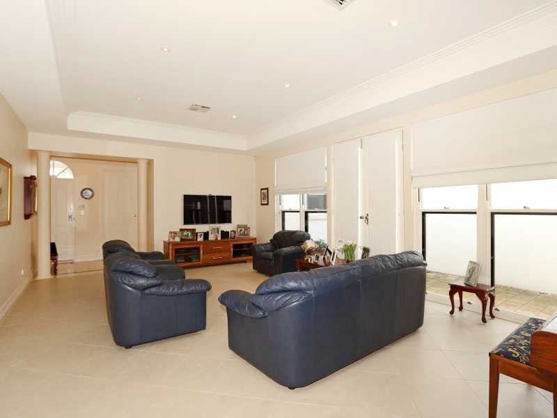 2 Woodcroft Ave, St Georges SA 5064