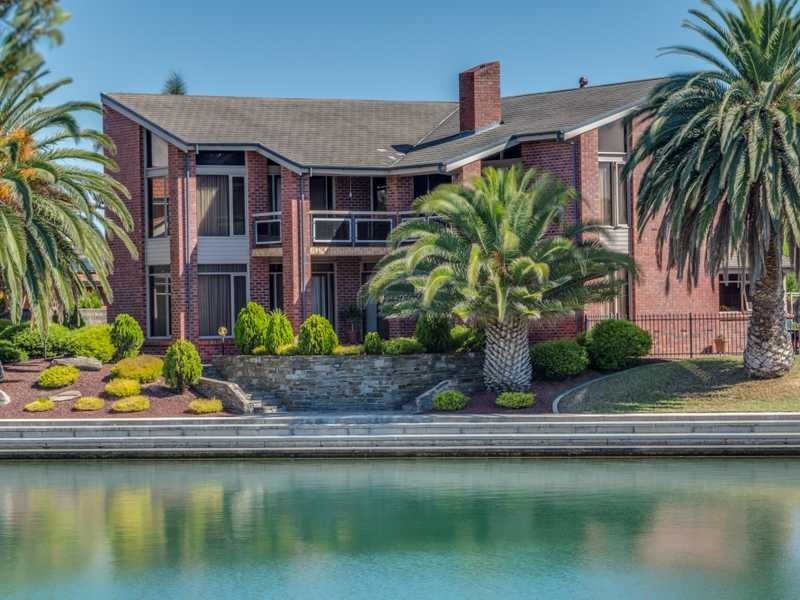 10 Kerr Grove, West Lakes SA 5021