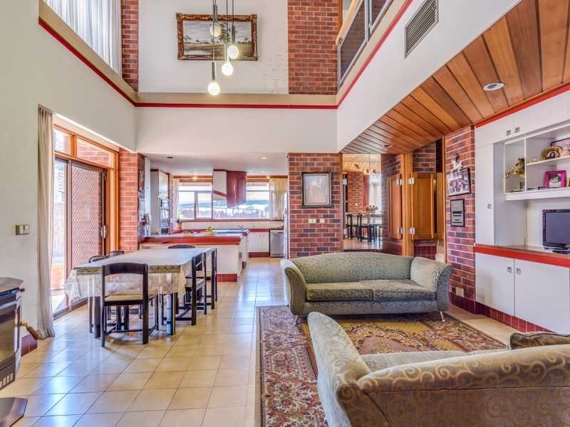 10 Kerr Grove, West Lakes SA 5021