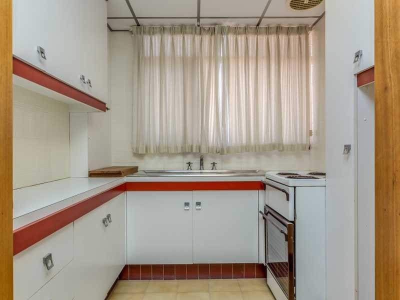 10 Kerr Grove, West Lakes SA 5021