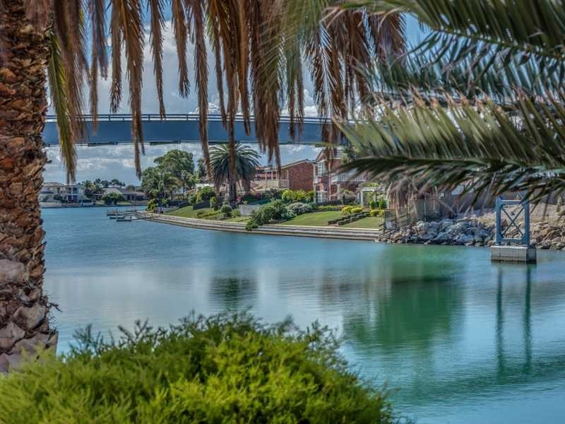 10 Kerr Grove, West Lakes SA 5021