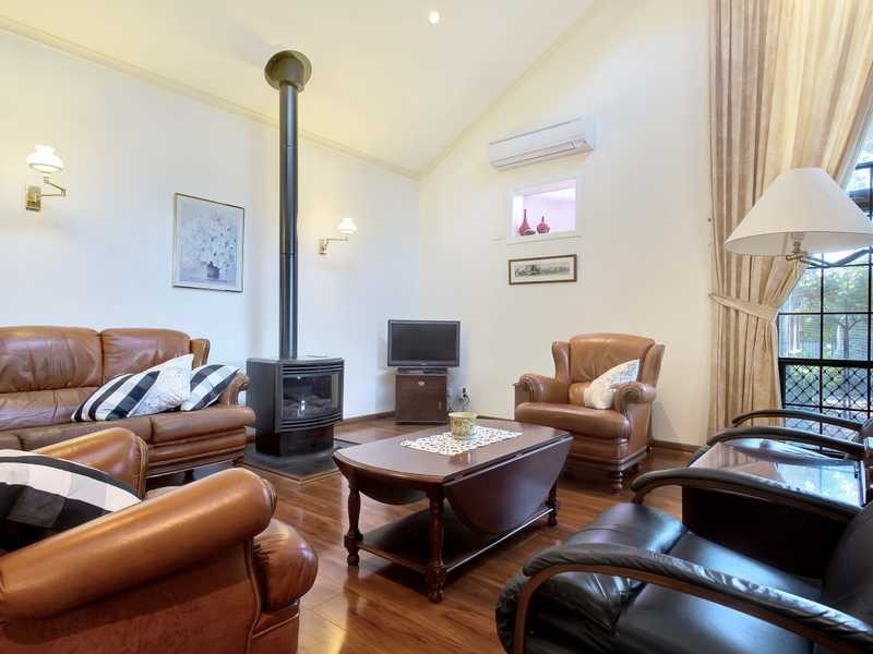 9 Hawthorn Crescent, Campbelltown SA 5074