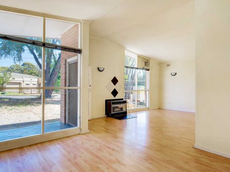 15 Rita Ave, Rostrevor SA 5073