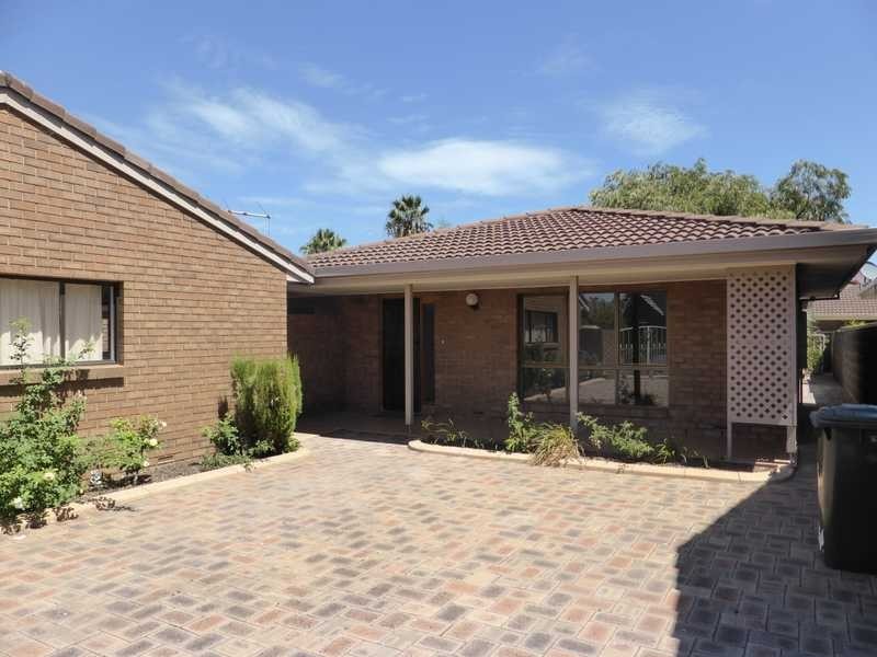10 McDonald Grove, West Lakes SA 5021