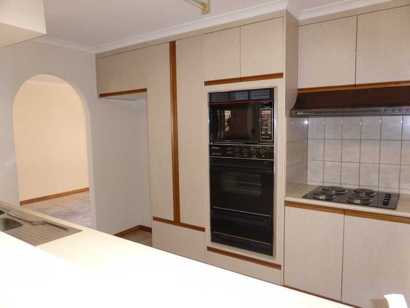 10 McDonald Grove, West Lakes SA 5021