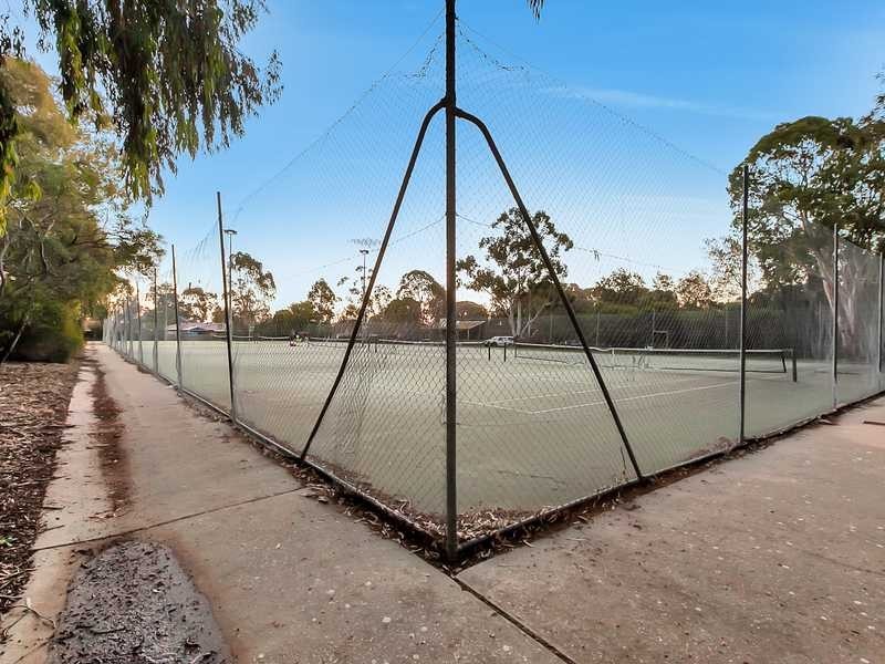 5 Stoneybrook Drive, Paradise SA 5075