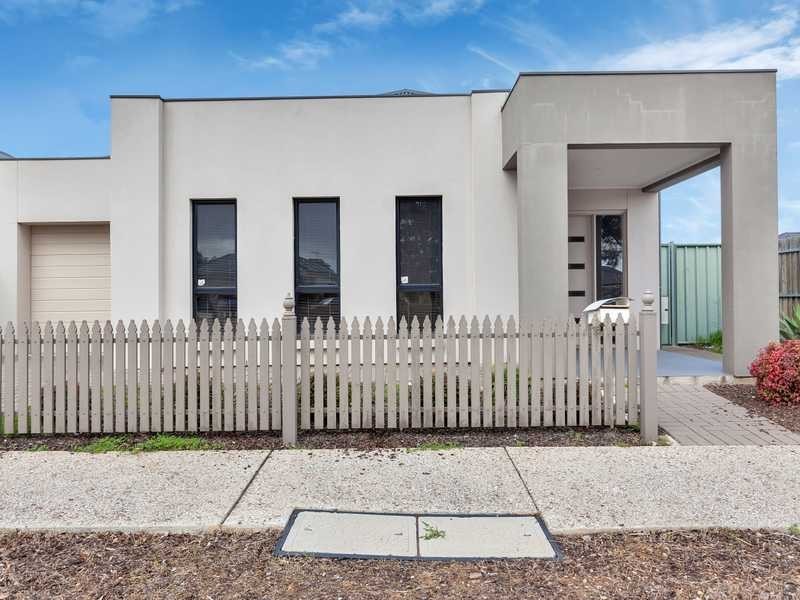 18 Cathedral Circuit, Mawson Lakes SA 5095
