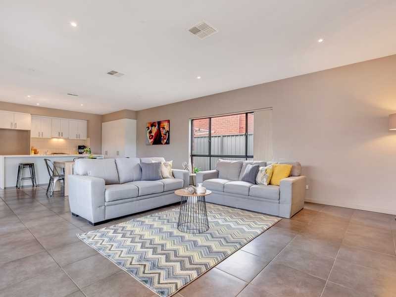 18 Cathedral Circuit, Mawson Lakes SA 5095