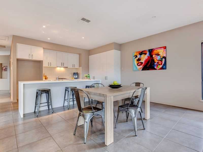 18 Cathedral Circuit, Mawson Lakes SA 5095