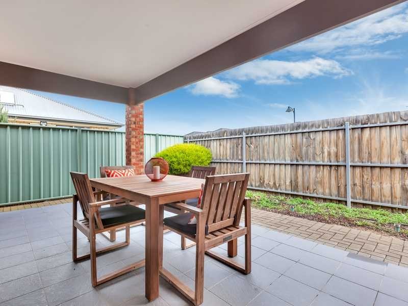 18 Cathedral Circuit, Mawson Lakes SA 5095