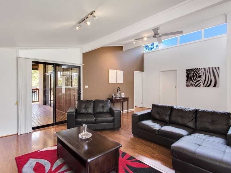 44 Honeysuckle Drive, Hope Valley SA 5090