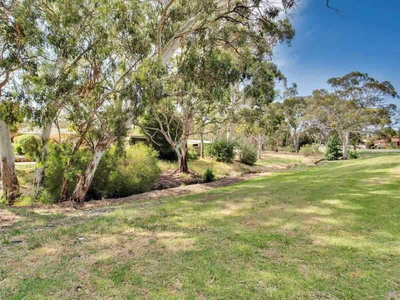 44 Honeysuckle Drive, Hope Valley SA 5090