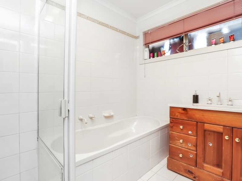 8 Streeton Avenue, Hope Valley SA 5090