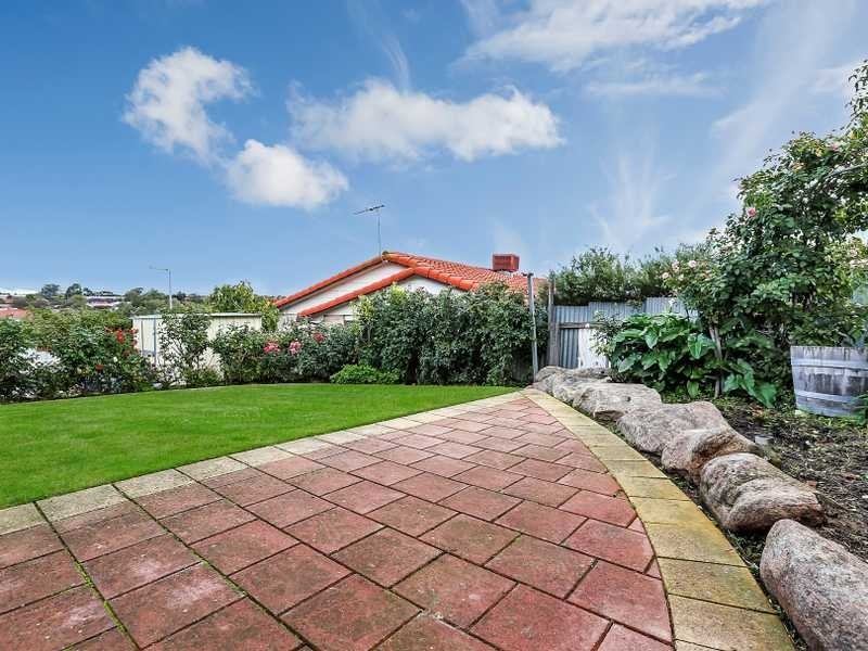 8 Streeton Avenue, Hope Valley SA 5090