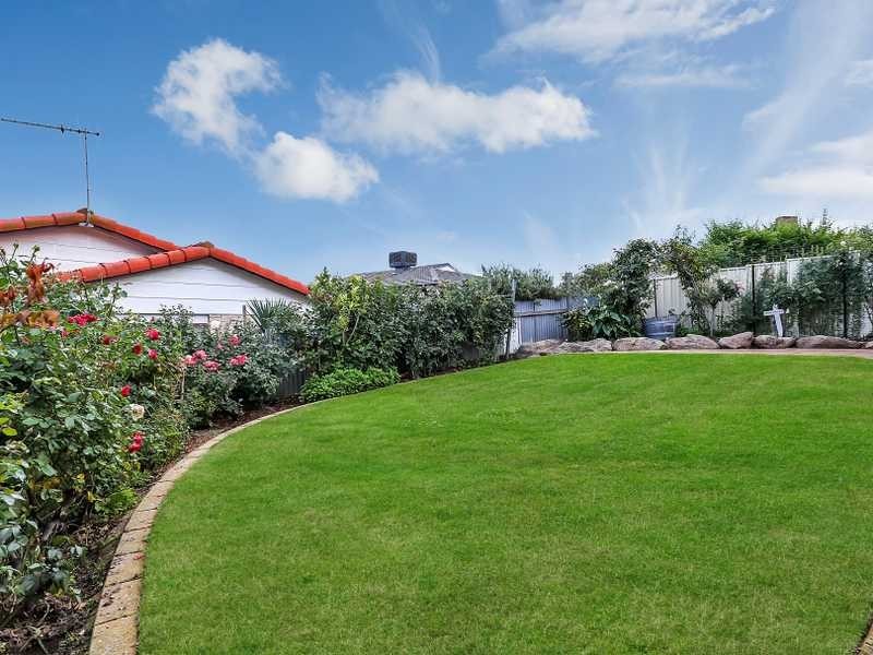 8 Streeton Avenue, Hope Valley SA 5090