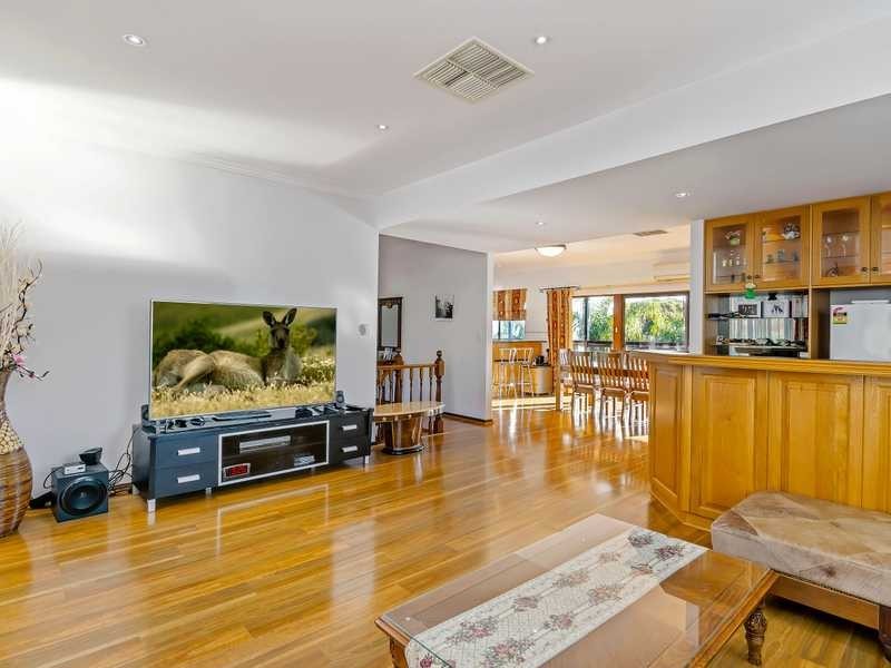 8 Wistaria Grove, Athelstone SA 5076