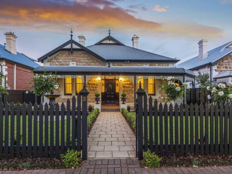 31 Seventh Avenue, St Peters SA 5069