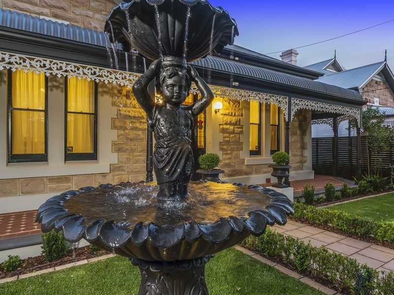 31 Seventh Avenue, St Peters SA 5069