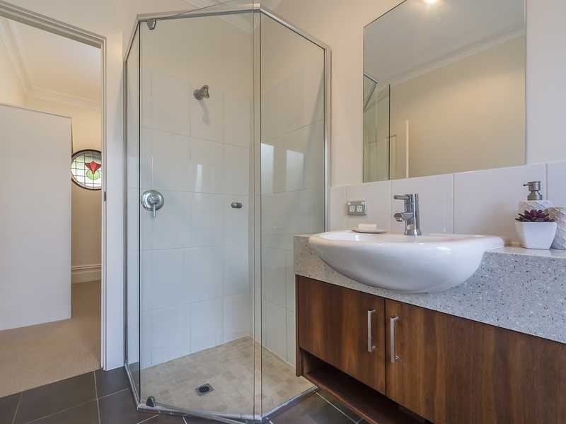 31 Seventh Avenue, St Peters SA 5069