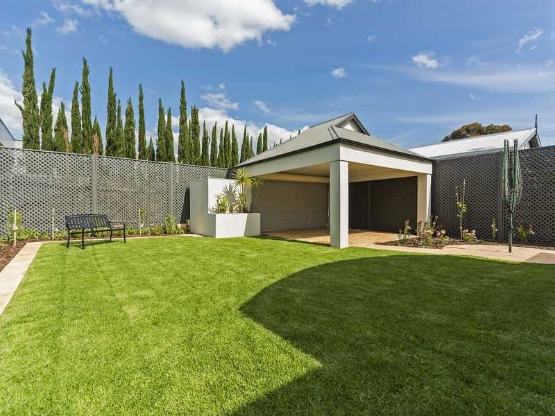 31 Seventh Avenue, St Peters SA 5069