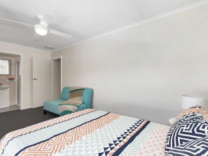 15 Heysen Ave, Hope Valley SA 5090