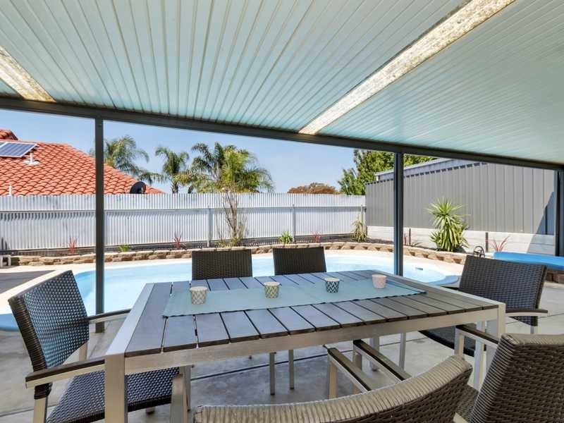 15 Heysen Ave, Hope Valley SA 5090